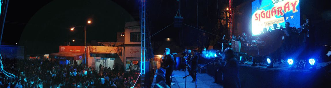Concierto masivo de Siguaray en la noche